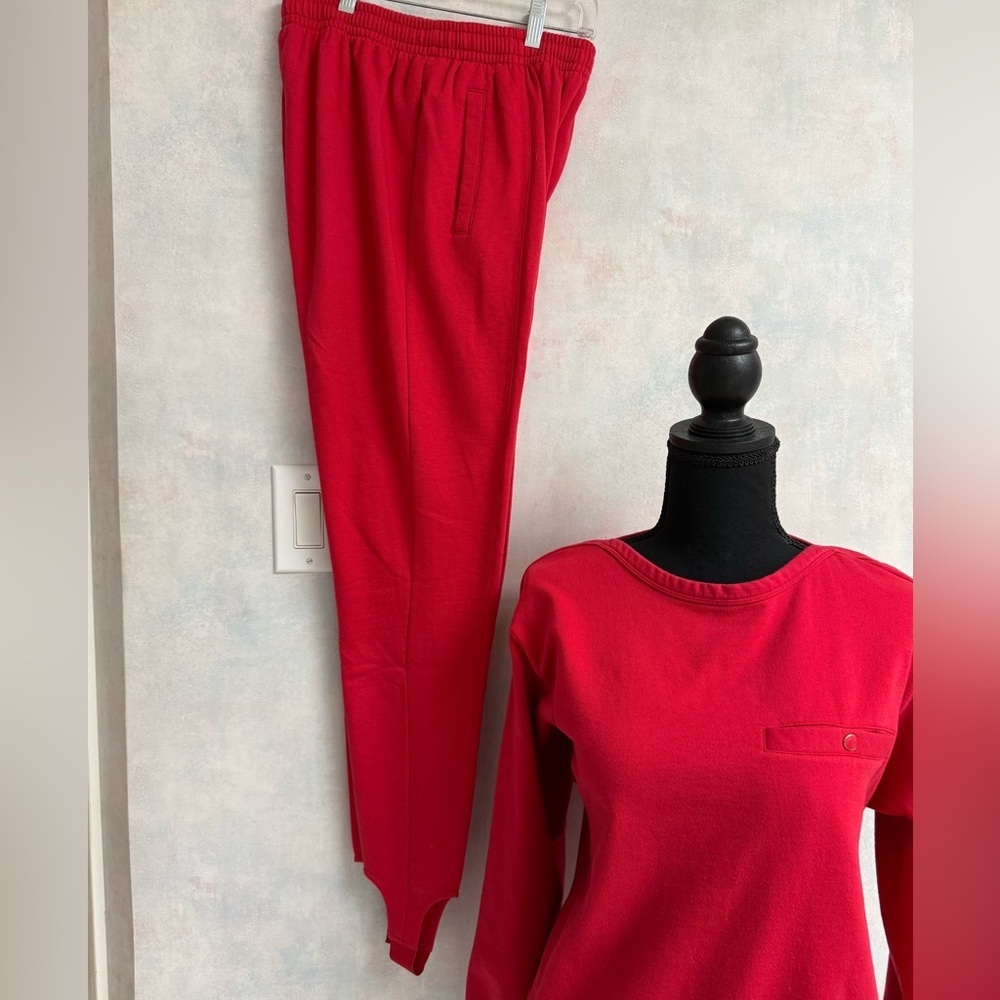 VTG Liz Red Sweatshirt and Pants Set - Picture 2 of 16